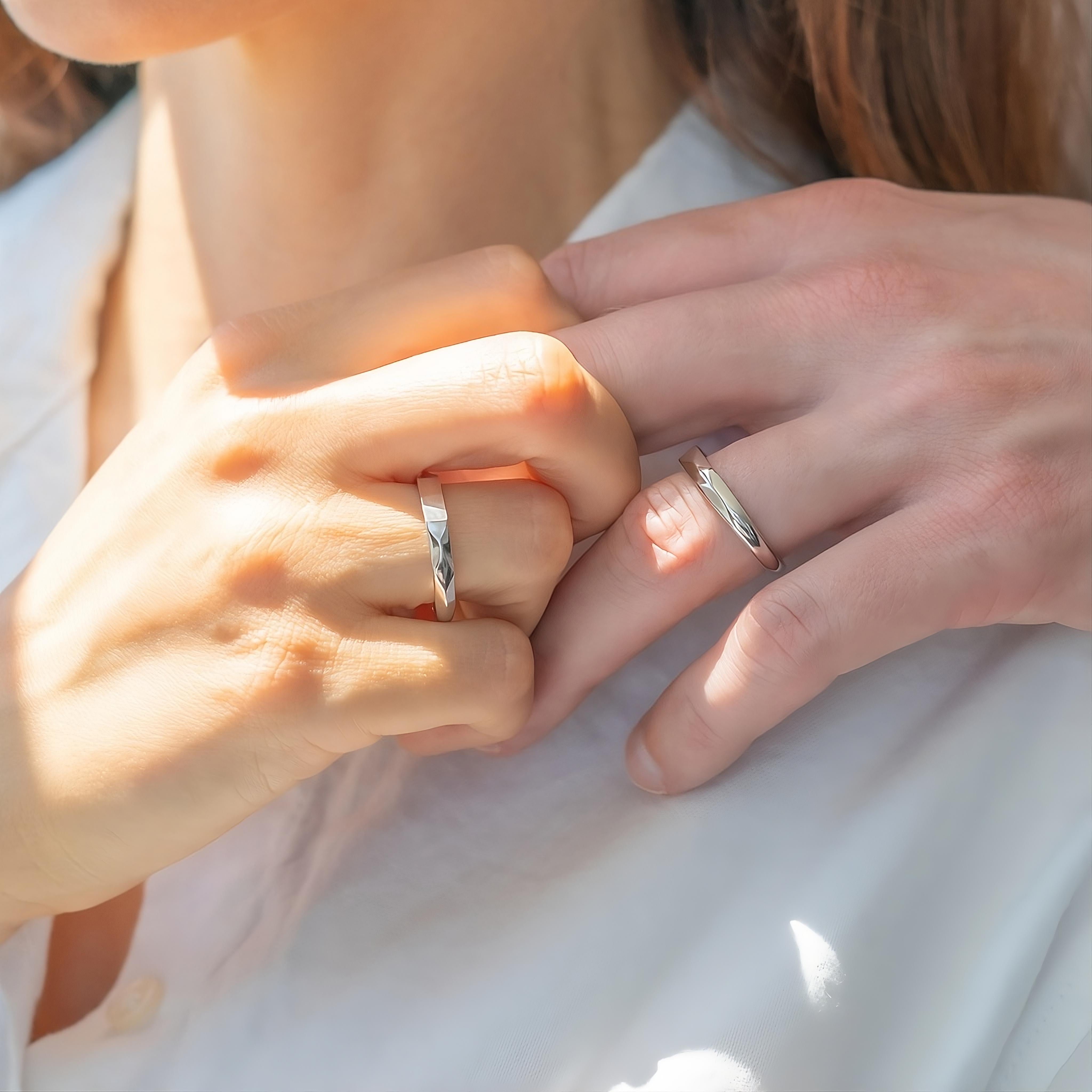 Adjustable Light Sculpted Ring Set